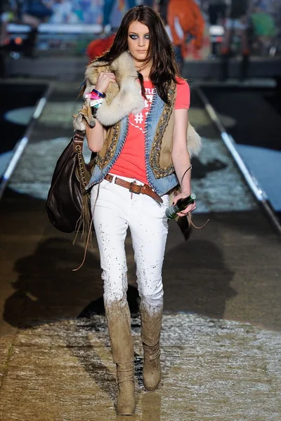 Look 9